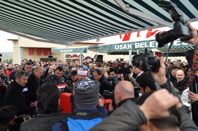 UŞAK ŞEHİT POLİS NAZIM TUNCER'İ SON YOLCULUĞUNA UĞURLADI