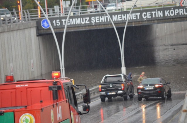 Uşak Yağmur'a Teslim
