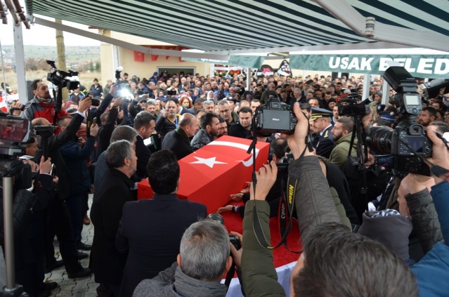 UŞAK ŞEHİT POLİS NAZIM TUNCER'İ SON YOLCULUĞUNA UĞURLADI