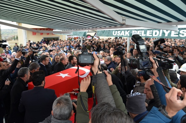 UŞAK ŞEHİT POLİS NAZIM TUNCER'İ SON YOLCULUĞUNA UĞURLADI