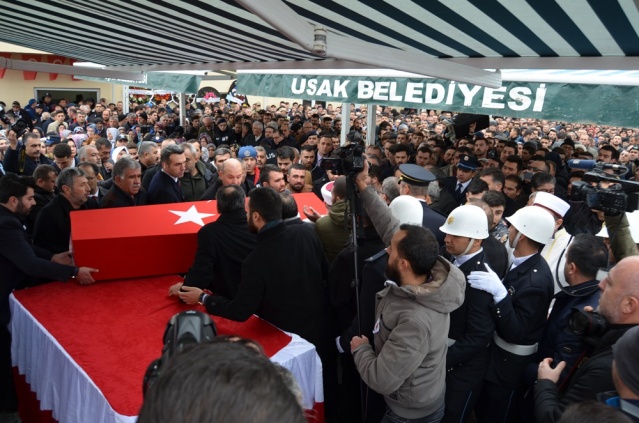 UŞAK ŞEHİT POLİS NAZIM TUNCER'İ SON YOLCULUĞUNA UĞURLADI