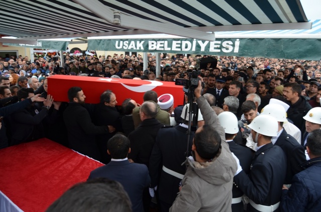 UŞAK ŞEHİT POLİS NAZIM TUNCER'İ SON YOLCULUĞUNA UĞURLADI