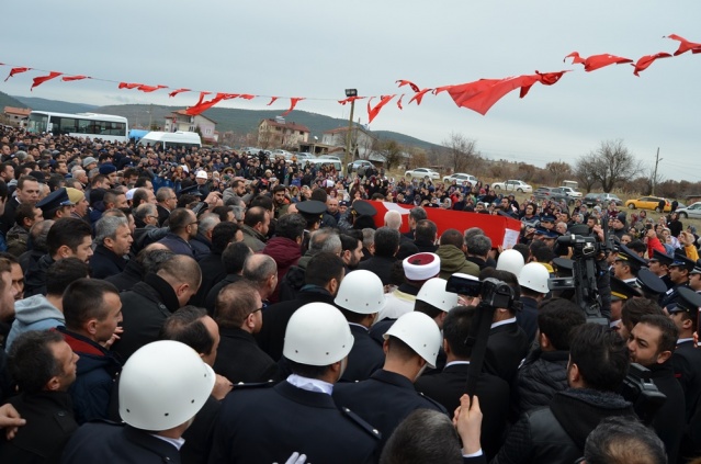 UŞAK ŞEHİT POLİS NAZIM TUNCER'İ SON YOLCULUĞUNA UĞURLADI