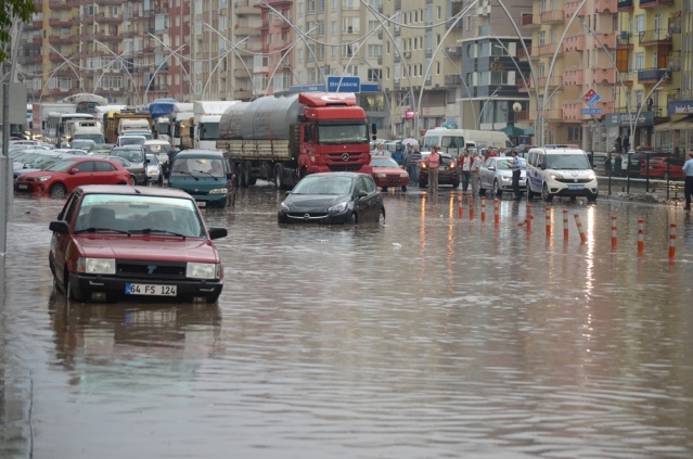 Uşak Yağmur'a Teslim