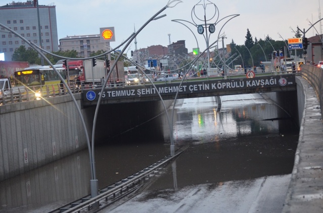 Uşak Yağmur'a Teslim