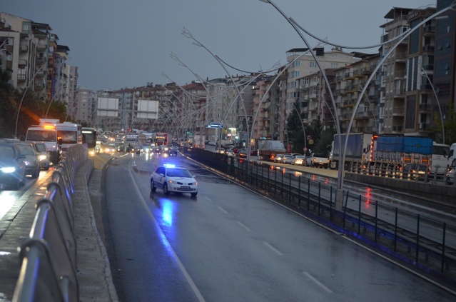 Uşak Yağmur'a Teslim