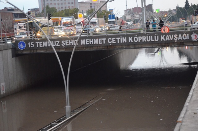 Uşak Yağmur'a Teslim