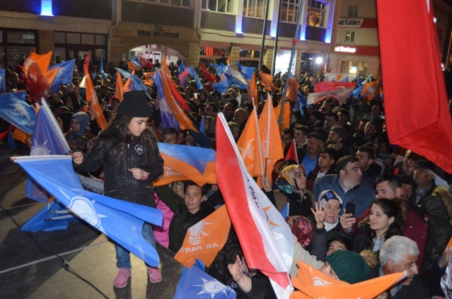 UŞAK'TA AK PARTİ KAZANDI