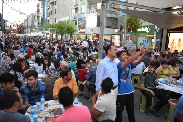 İsmetpaşa Caddesi 2016 İftarı
