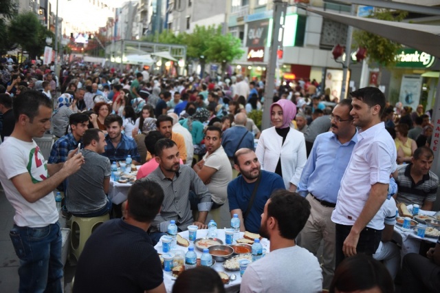 İsmetpaşa Caddesi 2016 İftarı