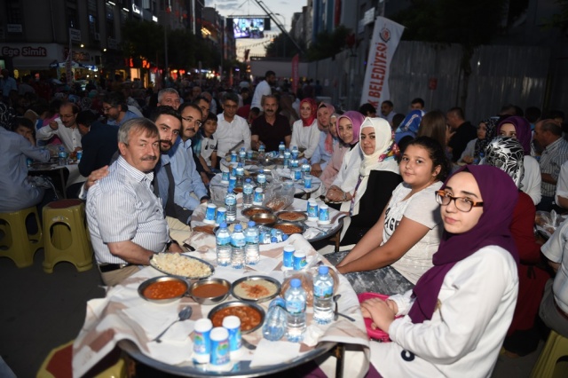 İsmetpaşa Caddesi 2016 İftarı