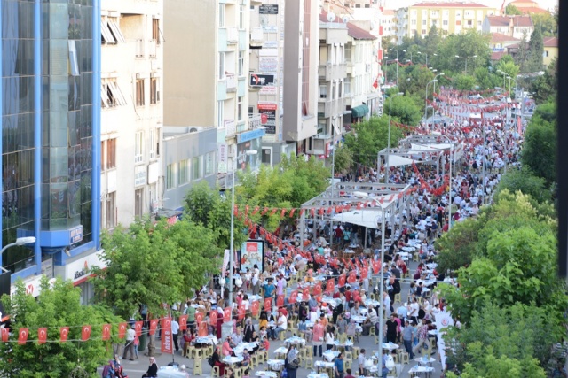 İsmetpaşa Caddesi 2016 İftarı