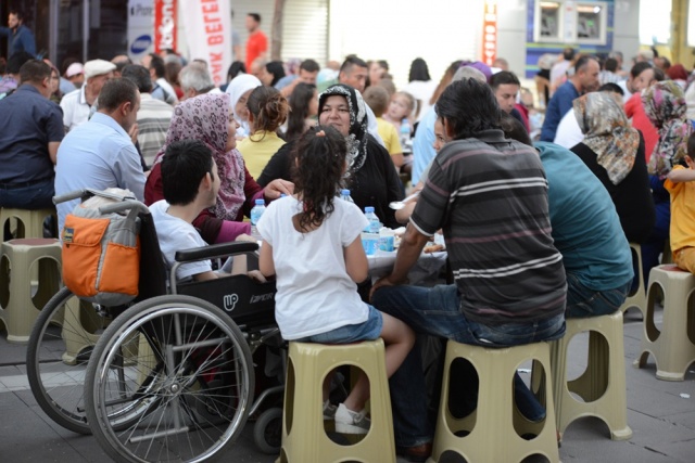 İsmetpaşa Caddesi 2016 İftarı