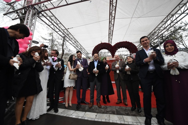 Sevgililer Gününde "evet" dediler
