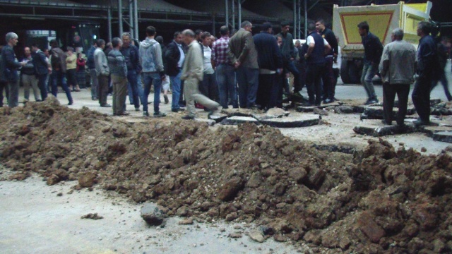 UŞAK BELEDİYESİ PAZAR ESNAFINI ÇILDIRTTI