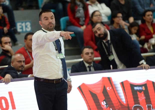 Muratbey Uşak Sportif: 77 - Anadolu Efes: 84