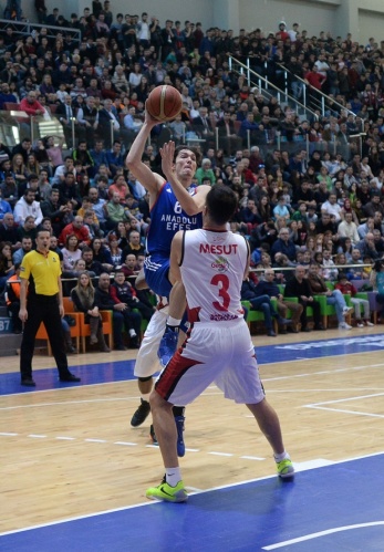 Muratbey Uşak Sportif: 77 - Anadolu Efes: 84