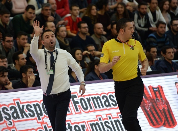 Muratbey Uşak Sportif: 77 - Anadolu Efes: 84