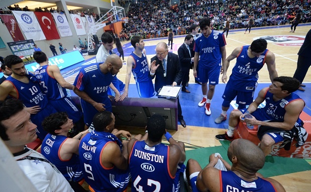 Muratbey Uşak Sportif: 77 - Anadolu Efes: 84