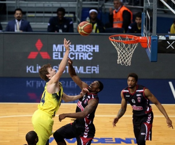 Fenerbahçe: 98 - Muratbey Uşak Sportif: 67