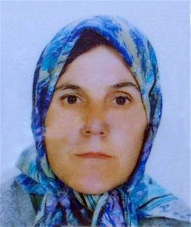 Bıçakla Şaka Yaparken Eşini Yaraladı