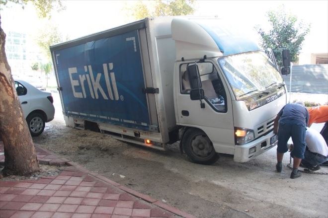 Altyapı Çalışmaları Tehlike Saçıyor