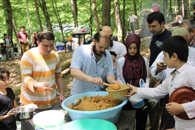 İSTANBULDAKİ KARBASANLILARI BULUŞTURAN PİKNİK