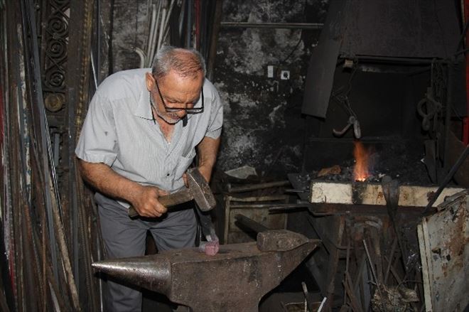 Asırlık Demirci Zamana Meydan Okuyor