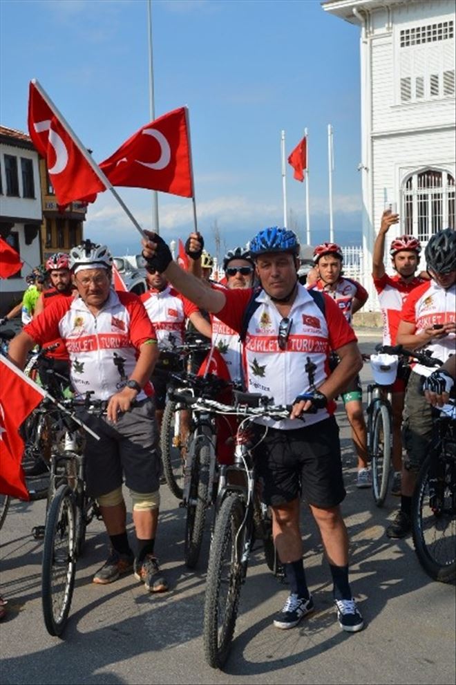 ’’Kuruluştan Kurtuluşa Bisiklet Turu’ Sporcuları Mudanya’da Bayraklarla Karşılandı