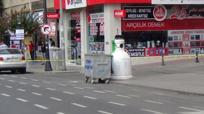 Atık Şişe Varilinin Üzerinde Şüpheli Çanta Paniği
