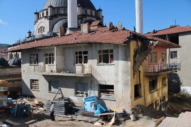 Akdağmadeni Belediyesi Büyük Meydan Projesi Çalışmaları Sürüyor