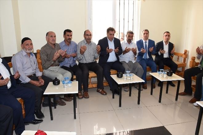 Vali Küçük “Dik Duracağız, Hainleri Sevindirmeyeceğiz”