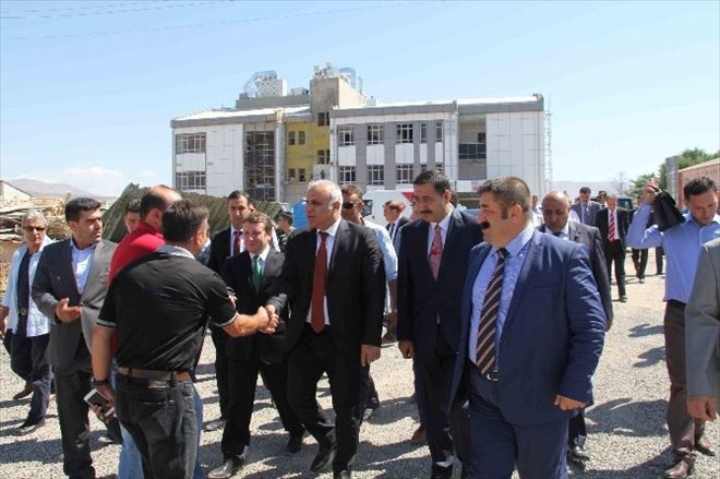 Vali Zorluoğlu, Karakoçan’ı Ziyaret Etti