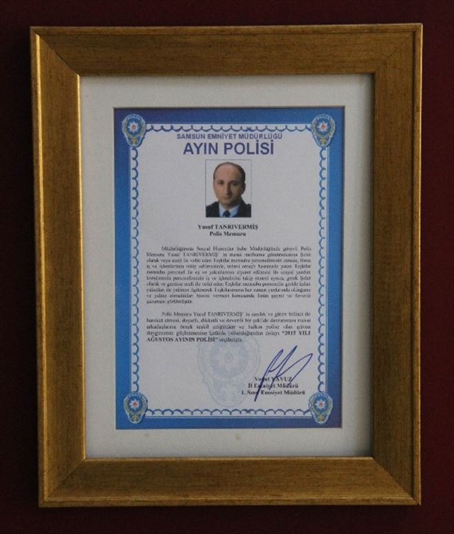 Meslektaşlarının Zor Günlerinde Yanında Olan Polis Ayın Polisi Seçildi