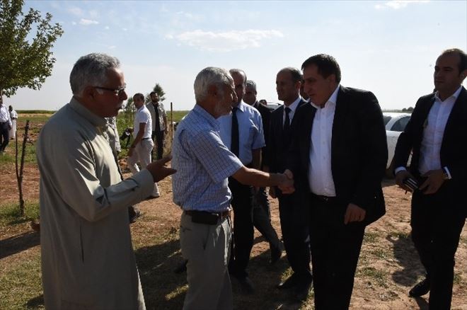Vali Küçük Akçakaleli Şehidin Ailesini Ziyaret Etti