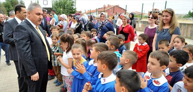 UŞAK´TA 57 BİN ÖĞRENCİ DERS BAŞI YAPTI