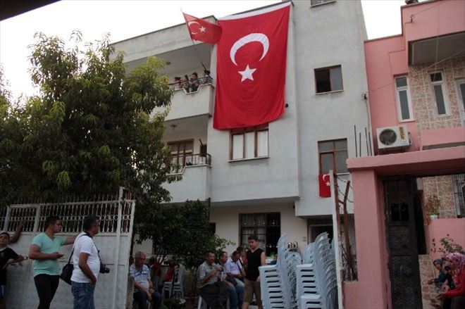 Şehit Polis Özkara’nın Evinde Yas Hakim