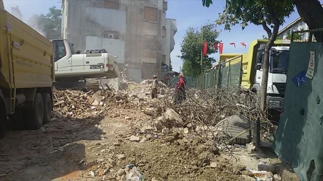 Tonlarca Demir Dakikalar İçinde Tükendi