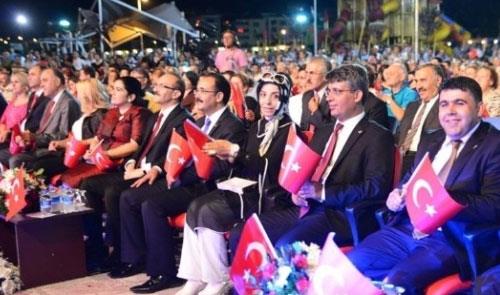 Uşak`ta Kurtuluş Etkinlikleri Akşam Sefası ile Devam Etti