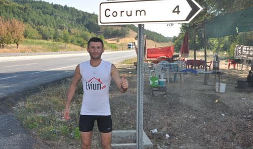 UŞAKLI MARATONCU BÜTÜN KÖYÜ KOŞTURUYOR  