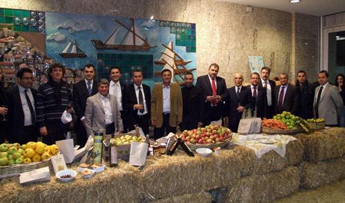 EGELİLER ENTELKÖY EFEKÖYE KARŞI NIN GALASINDA BULUŞTU