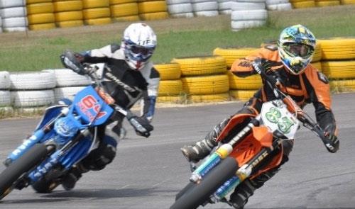 Uşak`ta 3 Hafta Sürecek Süpermoto Heyecanı Başladı