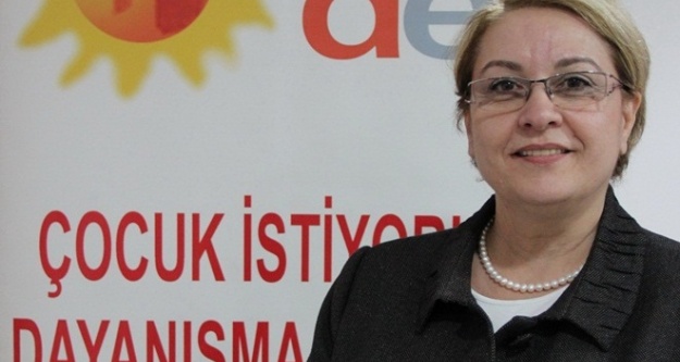 UŞAK’TA ANNE ADAYLARI UMUTLARINI BU TOPLANTIDA YENİLEYECEK