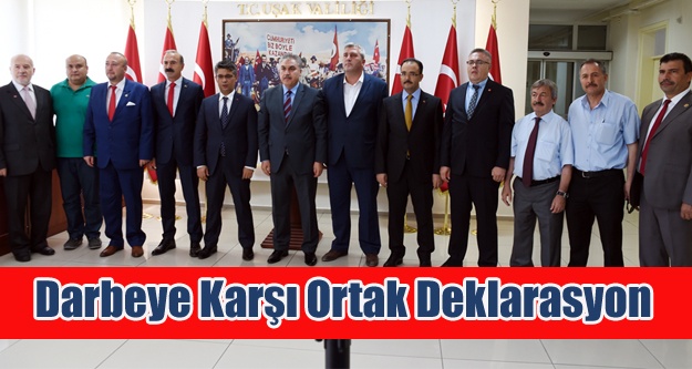 Uşak'ta Darbeye Karşı Ortak Deklarasyon