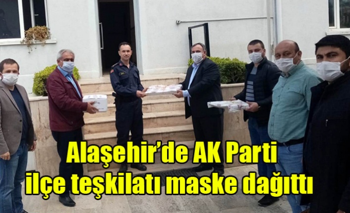 AK Parti Alaşehir İlçe Teşkilatı Maske Dağıttı