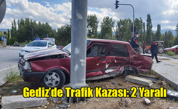 Gediz’de Trafik Kazası: 2 Yaralı