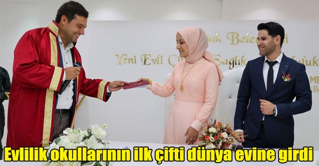 Evlilik okullarının ilk çifti dünya evine girdi