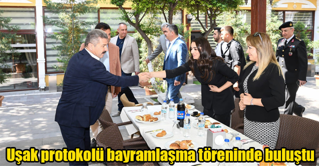 Uşak protokolü bayramlaşma töreninde buluştu