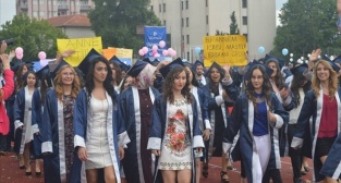 UŞAK ÜNİVERSİTESİNDE MEZUNİYET COŞKUSU