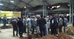 UŞAK BELEDİYESİ PAZAR ESNAFINI ÇILDIRTTI